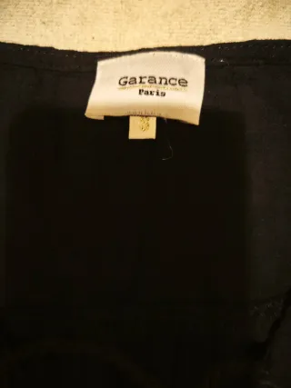 Camisa negra mujer con detalles dorados