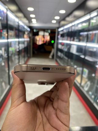 iPhone 16 Pro 256GB Desierto Titanio