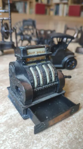 Sacapuntas PLAY ME y MADE IN HONG KONG