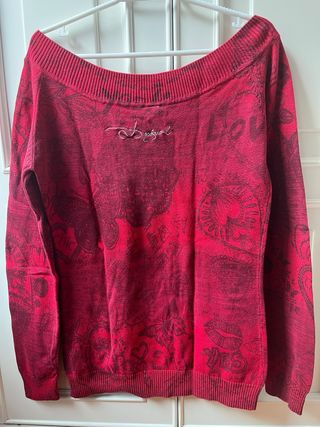 Jersey rojo manga larga con estampado