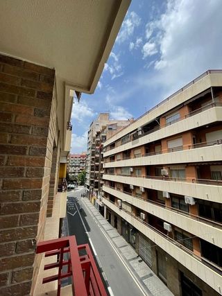 Piso en alquiler en Ensanche - Diputación en Alicante