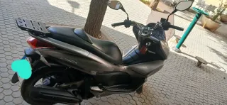 Honda PCX 125cc - Maxi Scooter Automática
