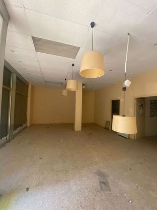 Local comercial en alquiler en Instituts - Universitat en Lleida