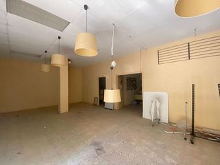 Local comercial en alquiler en Instituts - Universitat en Lleida