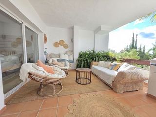 Piso en alquiler en Los Naranjos - Las Brisas en Marbella