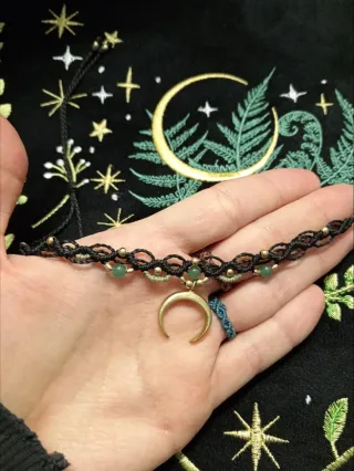 Girocollo con luna in stile Restyle