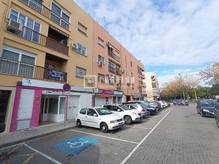 Local comercial en alquiler en Cruz Roja en Sevilla