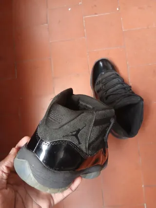 Jordan 11 Negras. PRECIO NEGOCIABLE