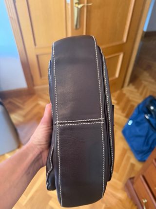 Bolso de piel marrón