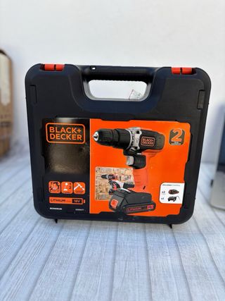 Taladro Percutor BLACK+DECKER 18V + 2 Baterías
