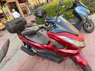 Honda PCX 125cc Maxi Scooter Roja 39 mil kikilómet