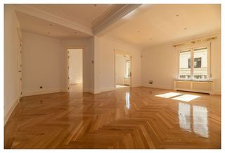 Piso en alquiler en Almagro en Madrid