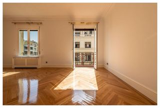 Piso en alquiler en Almagro en Madrid