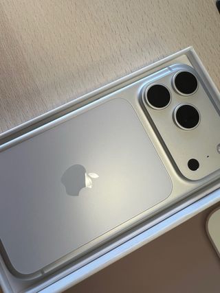 iPhone 17 Pro Plata/Blanco Nuevo