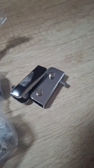 Sujeción estante cristal sin taladro