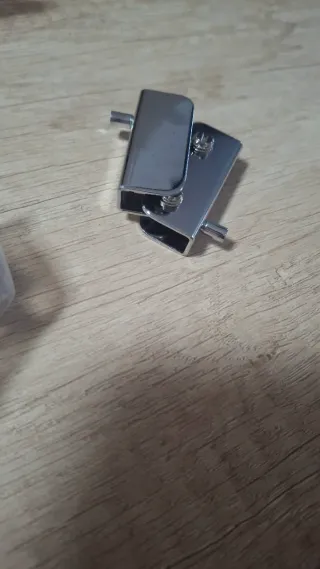 Sujeción estante cristal sin taladro