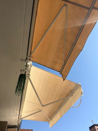 2 Estructuras de Toldo Beige