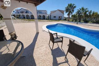 Chalet en alquiler en Crevillent