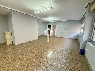 Oficina en venta en Benalúa en Alicante