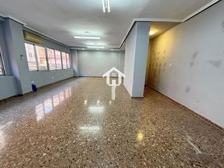 Oficina en venta en Benalúa en Alicante