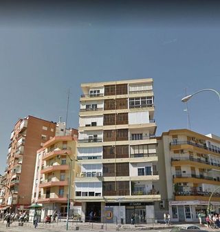 Piso en alquiler en Tres Huertas - El Torrejón - El Cerezo en Sevilla