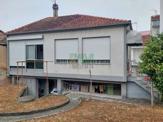 Chalet en venta en Universidad en Ourense