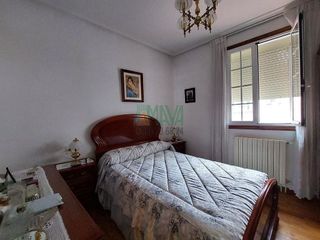 Chalet en venta en Universidad en Ourense