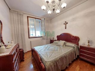 Chalet en venta en Universidad en Ourense