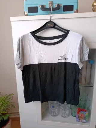 Camiseta Hollister Blanca y Negra