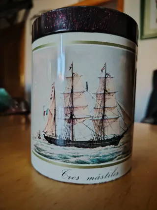 Antigua lata caramelos El Avión