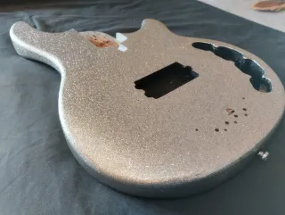 Cuerpo de bajo tipo Music Man