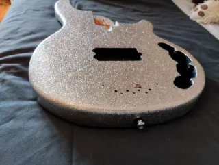 Cuerpo de bajo tipo Music Man