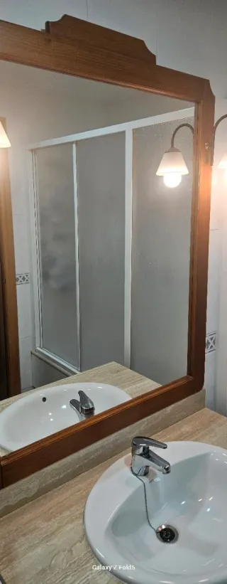Mueble de lavabo de madera