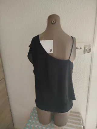 Camiseta negra asimétrica talla xs Primark