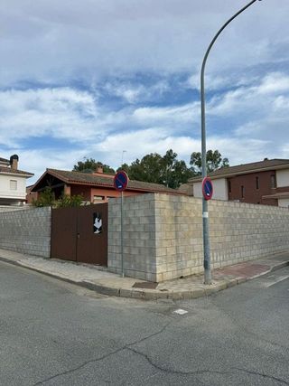 Terreno en venta en Coria del Río