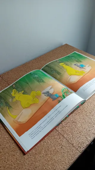 L'AMIC DEL PETIT TIRANOSAURE LIBRO INFANTIL