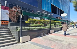 Local comercial en alquiler en Corralejos - Campo de las Naciones en Madrid