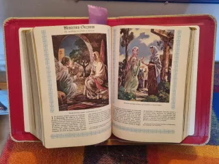 Biblia antigua y atril 100€