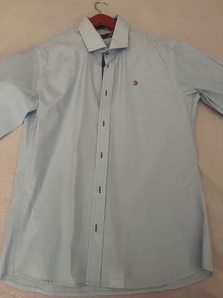 Camisa azul de vestir