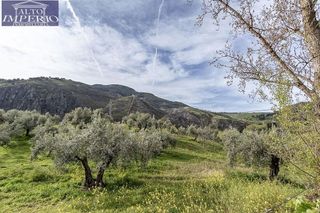 Cortijo en venta en Barrio de la Vega en Monachil