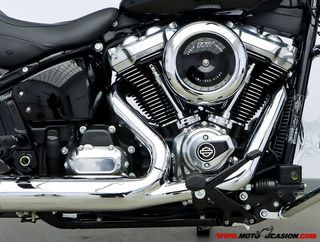 HARLEY-DAVIDSON STREET BOB 117 -A2-