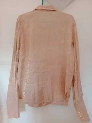 Camisa rosa con brillo