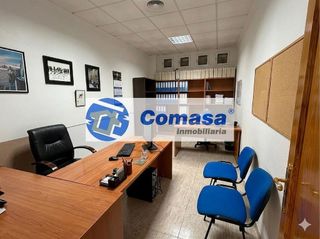 Local comercial en venta en Martos