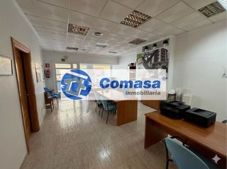 Local comercial en venta en Martos