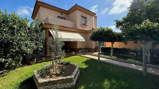 Chalet en venta en La Banda - Campo de Fútbol en Chiclana de la Frontera