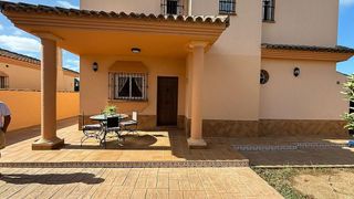 Chalet en venta en La Banda - Campo de Fútbol en Chiclana de la Frontera
