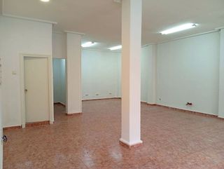 Local comercial en alquiler en El Llano en Gijón
