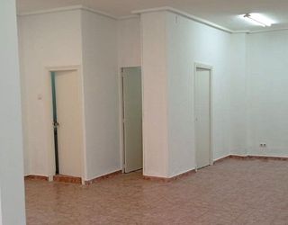 Local comercial en alquiler en El Llano en Gijón