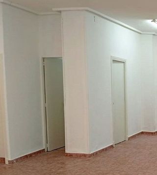 Local comercial en alquiler en El Llano en Gijón