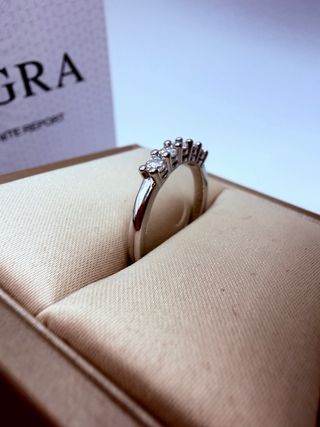 Anello Veretta Moissanite Certificata GRA